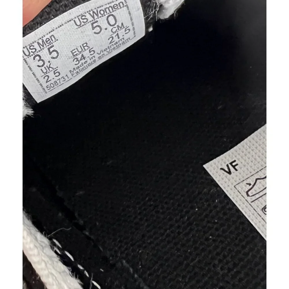 Vans Classic Slip-On Black Bandana Skull  Shoes Sneakers Kids 3.5 W 5 - Picture 9 of 9